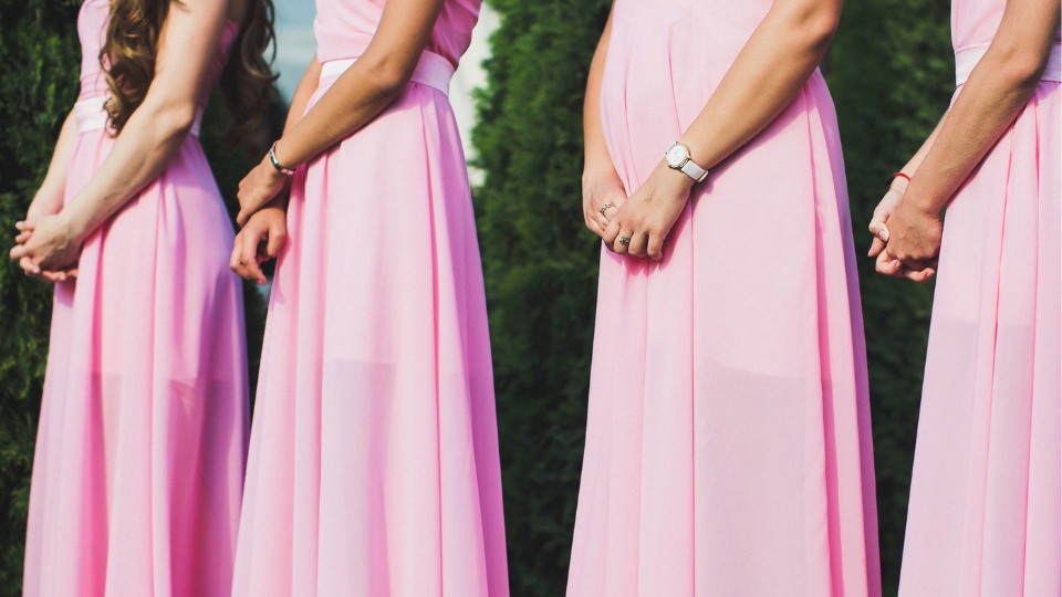 Féminine en rose : Les plus belles robes rose pour un look élégant et doux