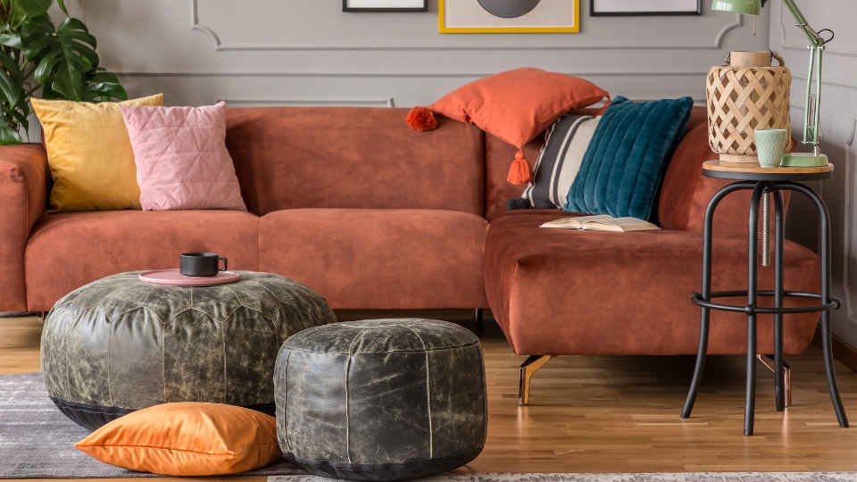 Canapé terracotta : Une touche chaleureuse et tendance pour votre salon